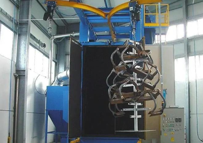 吊鉤式拋丸機(jī)使用時(shí)要防塵(吊鉤式拋丸機(jī)使用注意事項(xiàng))